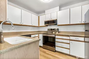 9210 Market Pl, Lake Stevens, WA 98258 - Photo 12