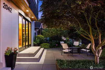2042 42nd Avenue E, Seattle, WA 98112 - Photo 36