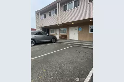 4212 Aurora Avenue N, Seattle, WA 98103 - Photo 4