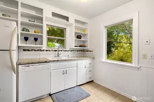 921 SW 102nd St, Seattle, WA 98146 - Photo 8