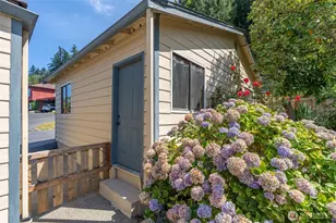 2485 Beach Dr E, Port Orchard, WA 98366 - Photo 36