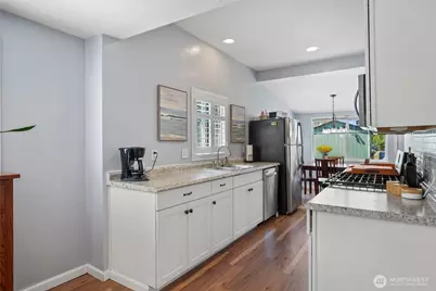 2410 Highland Avenue, Everett, WA 98201 - Photo 12