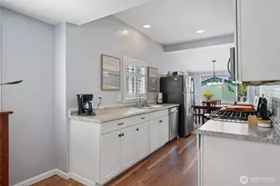 2410 Highland Ave, Everett, WA 98201 - Photo 12