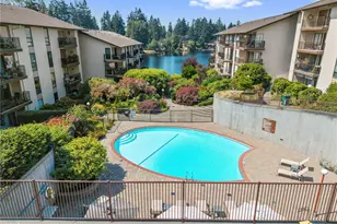 13229 Linden Ave N, Seattle, WA 98133 - Photo 2