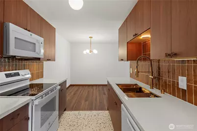 13229 Linden Avenue N #507B, Seattle, WA 98133 - Photo 8