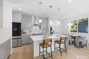 2726 NE Blakeley St, Seattle, WA 98105 - Photo 14