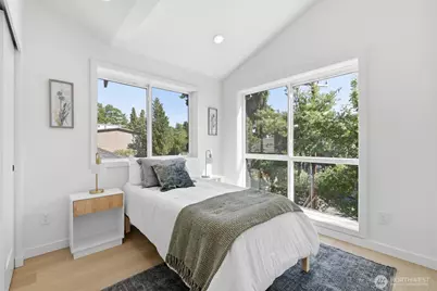 2726 NE Blakeley Street, Seattle, WA 98105 - Photo 28