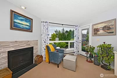 9416 1st Avenue NE #419, Seattle, WA 98115 - Photo 8