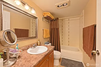 9416 1st Avenue NE #419, Seattle, WA 98115 - Photo 24