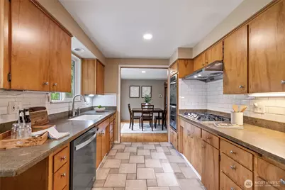 7215 25th Street W, University Place, WA 98466 - Photo 10