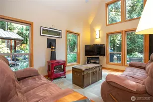 7073 Rainier Way, Glacier, WA 98244 - Photo 4
