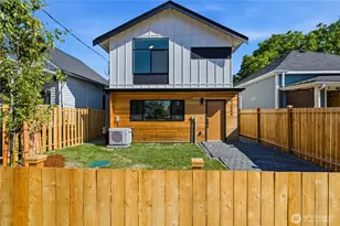 4250 S Juneau St, Seattle, WA 98118 - Photo 2