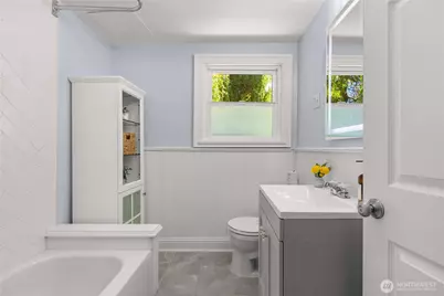 2568 28th Avenue W, Seattle, WA 98199 - Photo 24