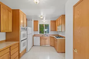 8809 Earl Ave NW, Seattle, WA 98117 - Photo 6