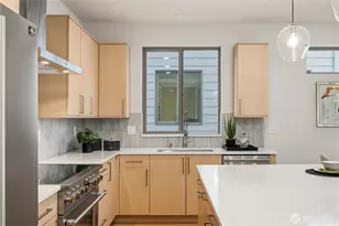 8229 NE 128th St, Kirkland, WA 98033 - Photo 6