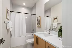 8229 NE 128th St, Kirkland, WA 98033 - Photo 14
