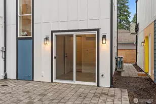 14308 B Roslyn Pl N, Seattle, WA 98133 - Photo 18