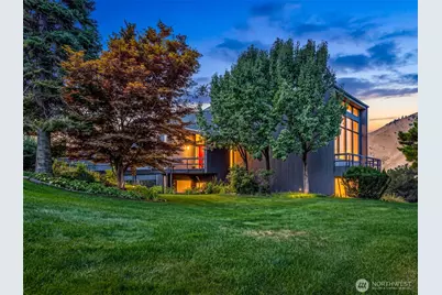 916 Skyline Place, Wenatchee, WA 98801 - Photo 4