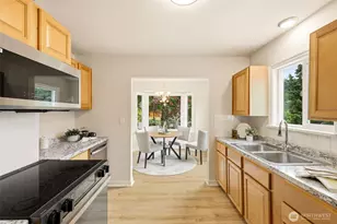 10713 15th Ave NE, Seattle, WA 98125 - Photo 16