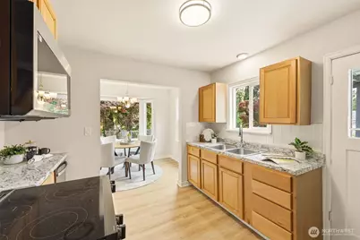 10713 15th Avenue NE, Seattle, WA 98125 - Photo 12