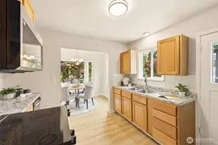10713 15th Ave NE, Seattle, WA 98125 - Photo 12