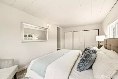 10713 15th Avenue NE, Seattle, WA 98125 - Photo 18