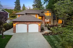 9824 111th Ave NE, Kirkland, WA 98033 - Photo 2