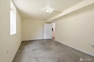 308 NE 50th St, Seattle, WA 98105 - Photo 22