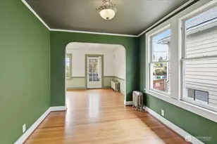 308 NE 50th St, Seattle, WA 98105 - Photo 6