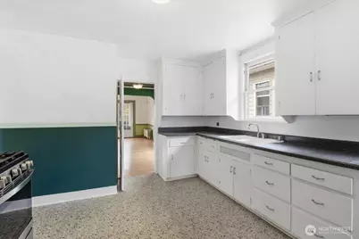 308 NE 50th Street, Seattle, WA 98105 - Photo 8