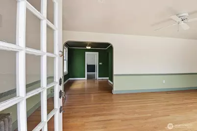 308 NE 50th Street, Seattle, WA 98105 - Photo 2
