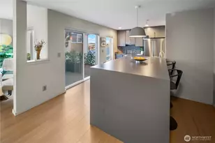 2419 8th Ave N, Seattle, WA 98109 - Photo 8