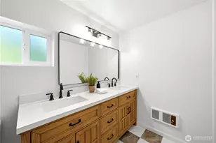 11526 3rd Ave NE, Seattle, WA 98125 - Photo 24