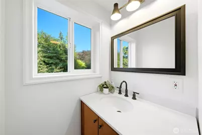 11526 3rd Avenue NE, Seattle, WA 98125 - Photo 18