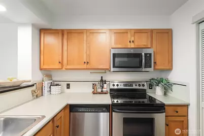 1909 10th Avenue W #206, Seattle, WA 98119 - Photo 8