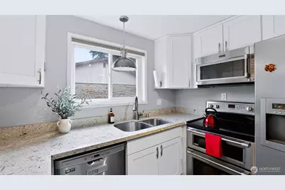 12523 SE 30th Street #2523, Bellevue, WA 98005 - Photo 10