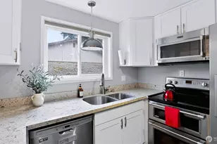 12523 SE 30th St, Bellevue, WA 98005 - Photo 10