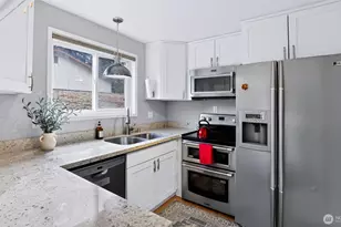 12523 SE 30th St, Bellevue, WA 98005 - Photo 8