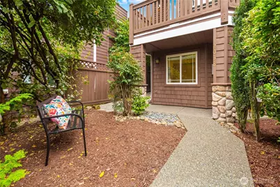 2038 Franklin Avenue E, Seattle, WA 98102 - Photo 26