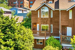 2038 Franklin Ave E, Seattle, WA 98102 - Photo 1