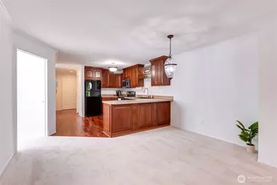 18210 73rd Avenue NE #304, Kenmore, WA 98028 - Photo 6