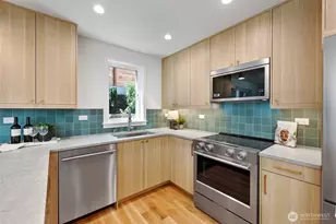 709 N 65th St, Seattle, WA 98103 - Photo 16