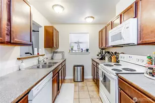 8921 Commercial St SW, Lakewood, WA 98498 - Photo 12