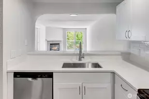 12740 NE 10th Pl, Bellevue, WA 98005 - Photo 16