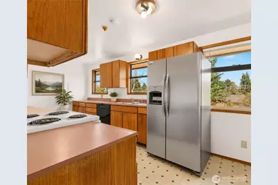 11549 N Park Avenue N, Seattle, WA 98133 - Photo 10