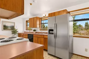 11549 N Park Ave N, Seattle, WA 98133 - Photo 10