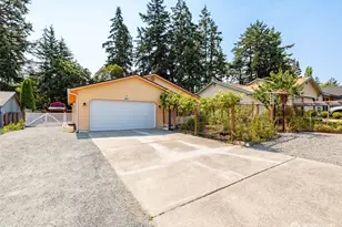 1961 NE 9th Ave, Oak Harbor, WA 98277 - Photo 2