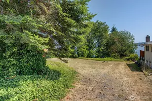 1239 Colchester Dr E, Port Orchard, WA 98366 - Photo 24