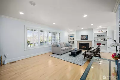 6030 Ann Arbor Avenue NE, Seattle, WA 98115 - Photo 6
