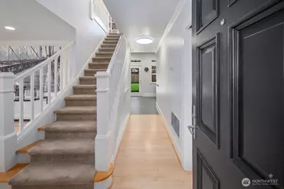 6030 Ann Arbor Avenue NE, Seattle, WA 98115 - Photo 4